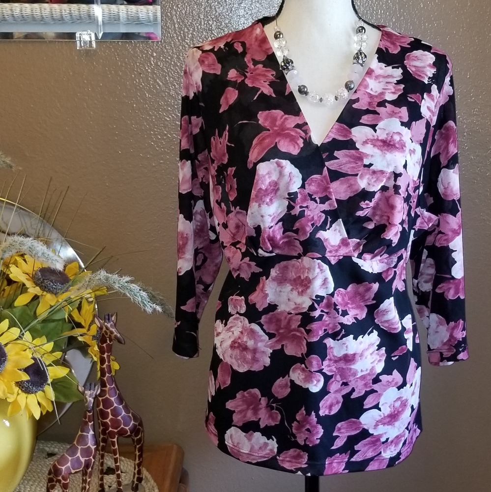 (5 for $25) GORGEOUS PLUS SIZE FLOWER BLOUSE